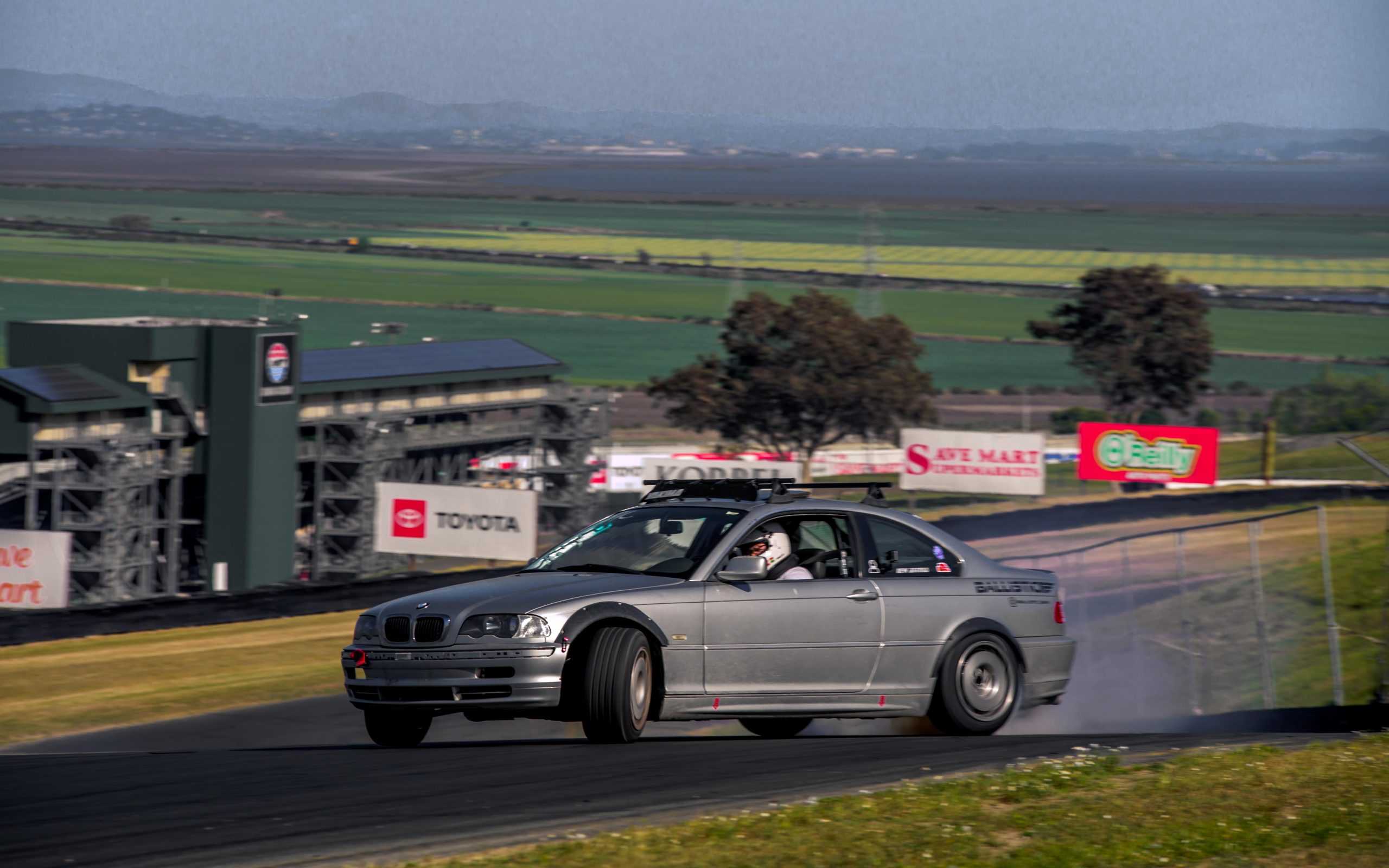 Cameron Tuttle's 2000 e46 323ci MaXpeedingRods Blog